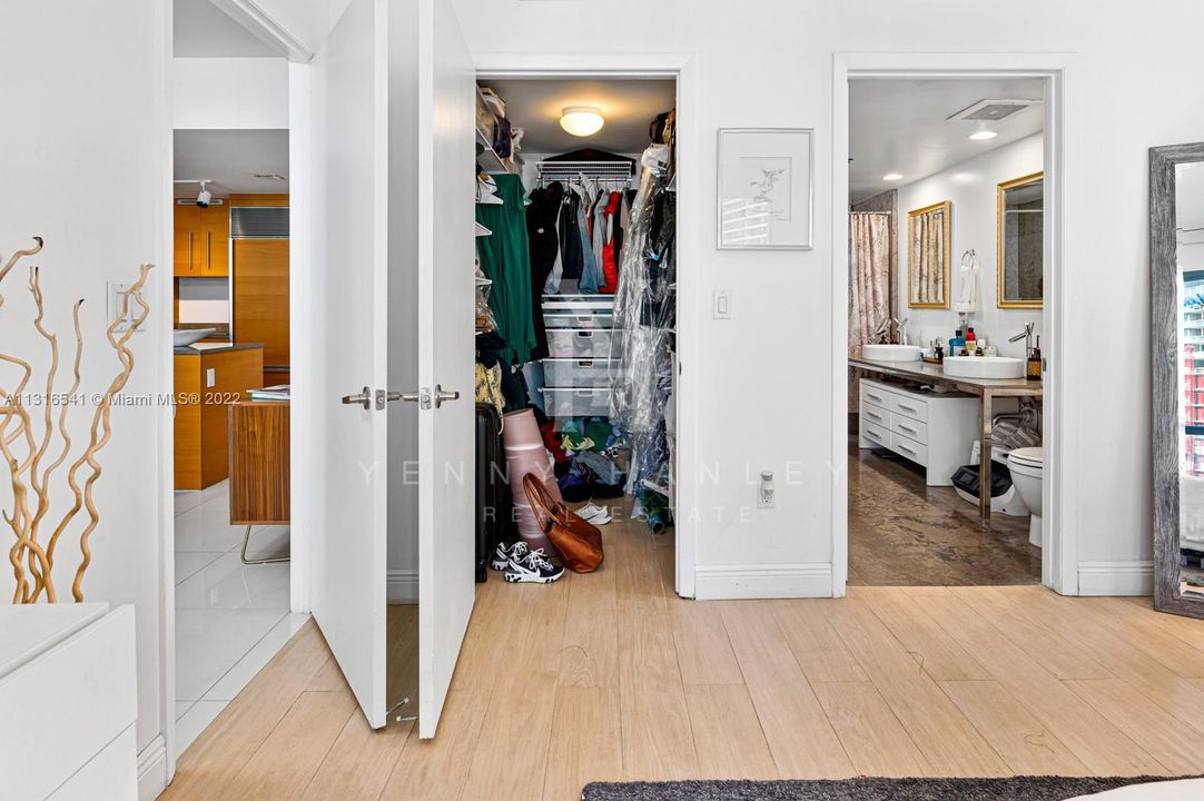 Recently Rented: $3,600 (1 beds, 1 baths, 798 Square Feet)