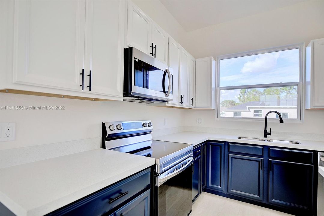 Recently Sold: $310,000 (3 beds, 2 baths, 1521 Square Feet)