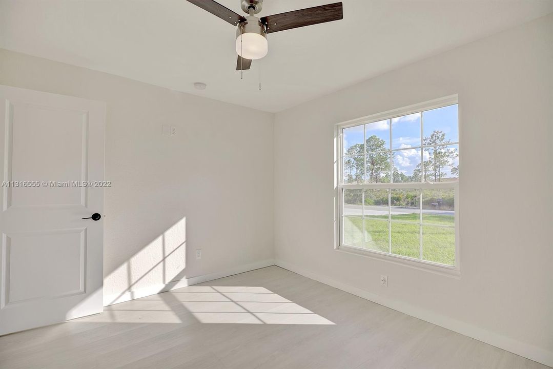 Recently Sold: $310,000 (3 beds, 2 baths, 1521 Square Feet)