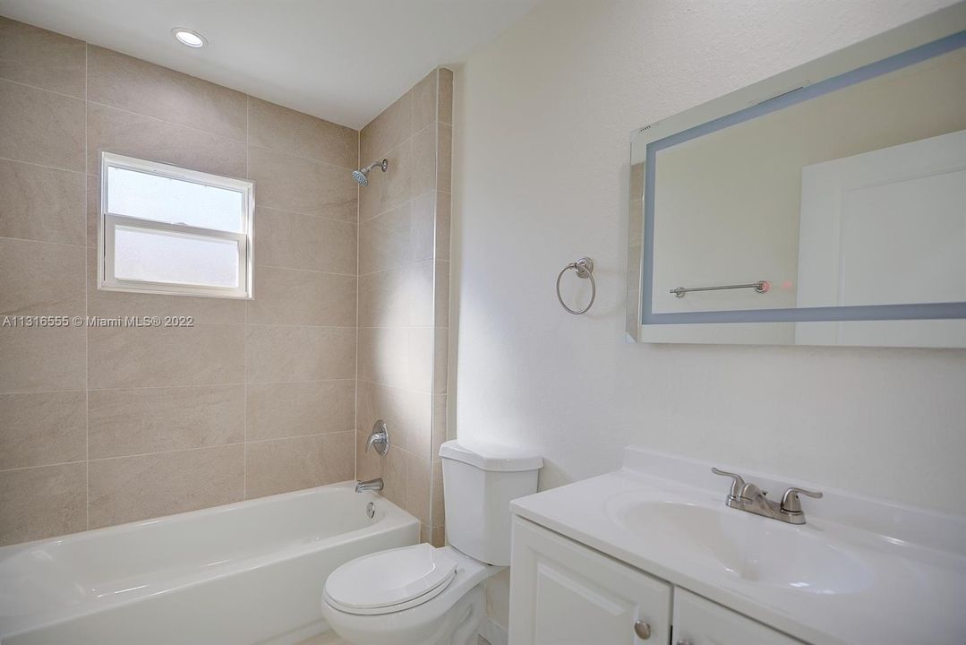 Recently Sold: $310,000 (3 beds, 2 baths, 1521 Square Feet)