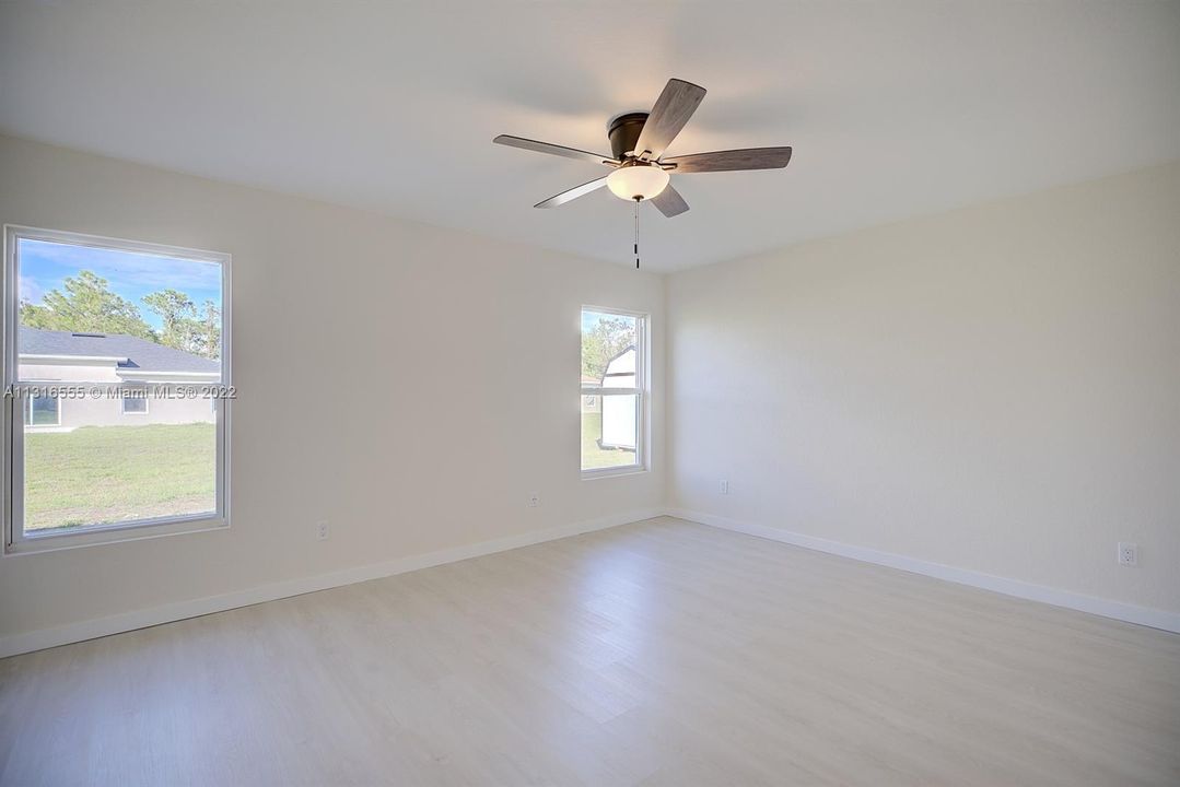 Recently Sold: $310,000 (3 beds, 2 baths, 1521 Square Feet)