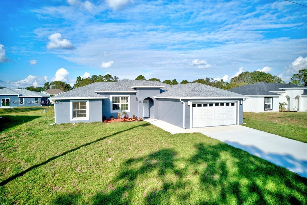 Recently Sold: $310,000 (3 beds, 2 baths, 1521 Square Feet)