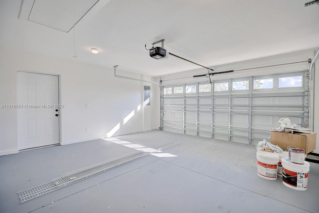 Recently Sold: $310,000 (3 beds, 2 baths, 1521 Square Feet)