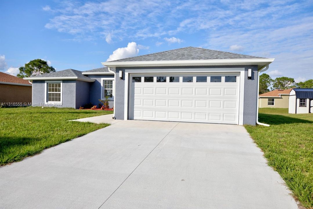 Recently Sold: $310,000 (3 beds, 2 baths, 1521 Square Feet)