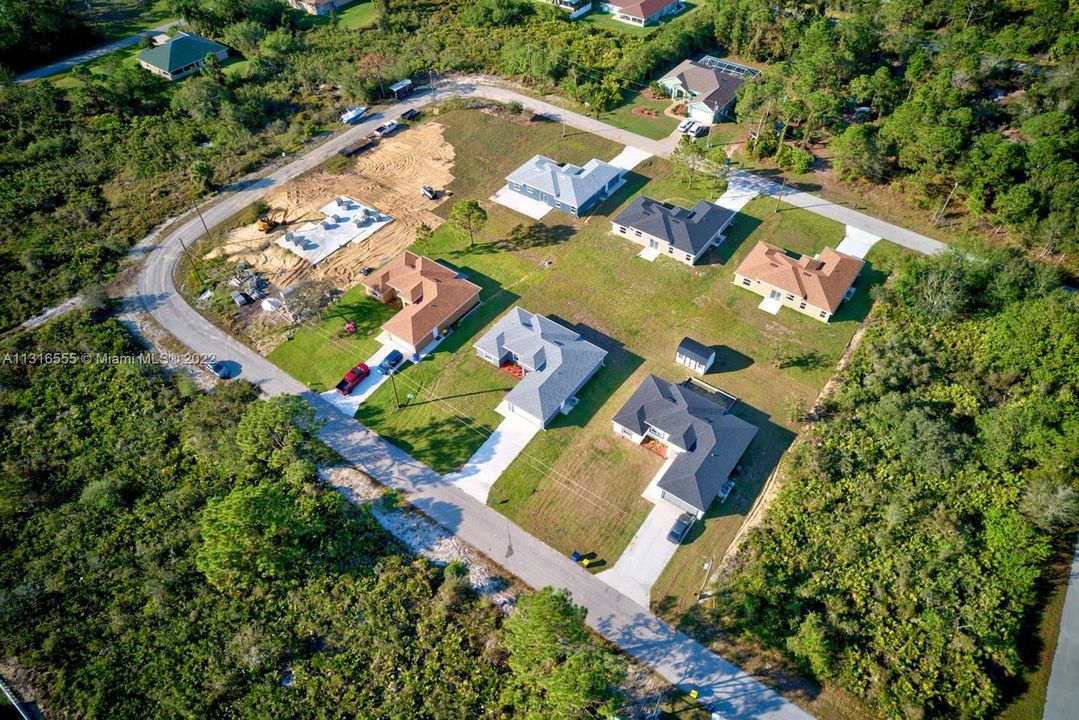 Recently Sold: $310,000 (3 beds, 2 baths, 1521 Square Feet)