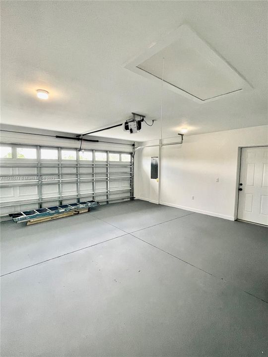 Recently Sold: $310,000 (3 beds, 2 baths, 1521 Square Feet)