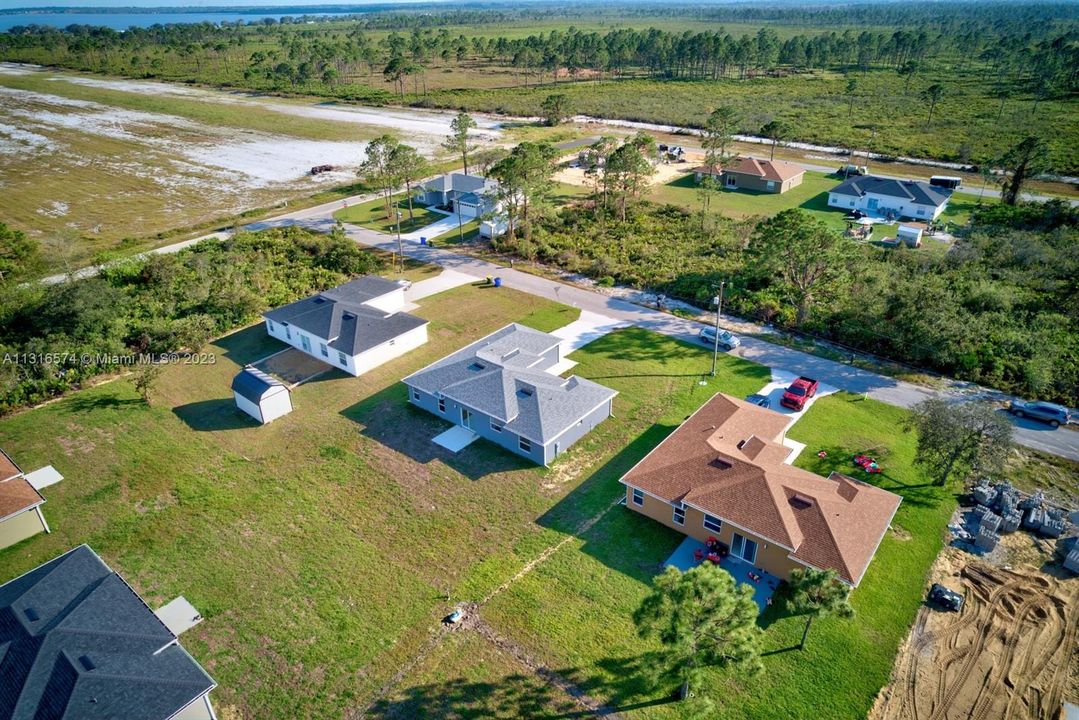 Recently Sold: $310,000 (3 beds, 2 baths, 1521 Square Feet)