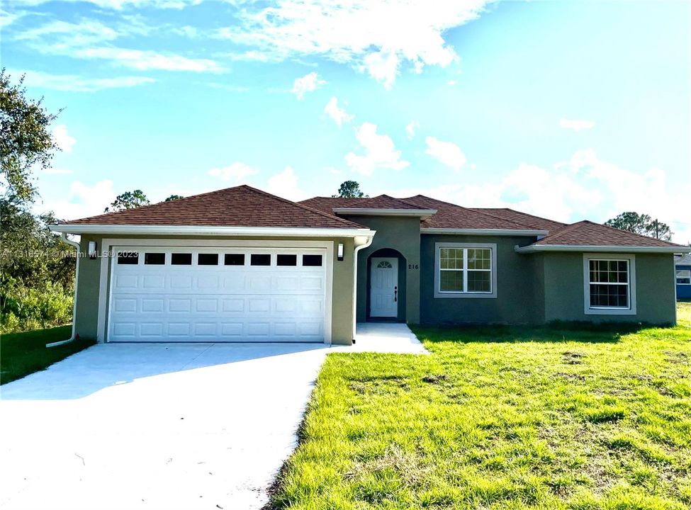 Recently Sold: $310,000 (3 beds, 2 baths, 1521 Square Feet)