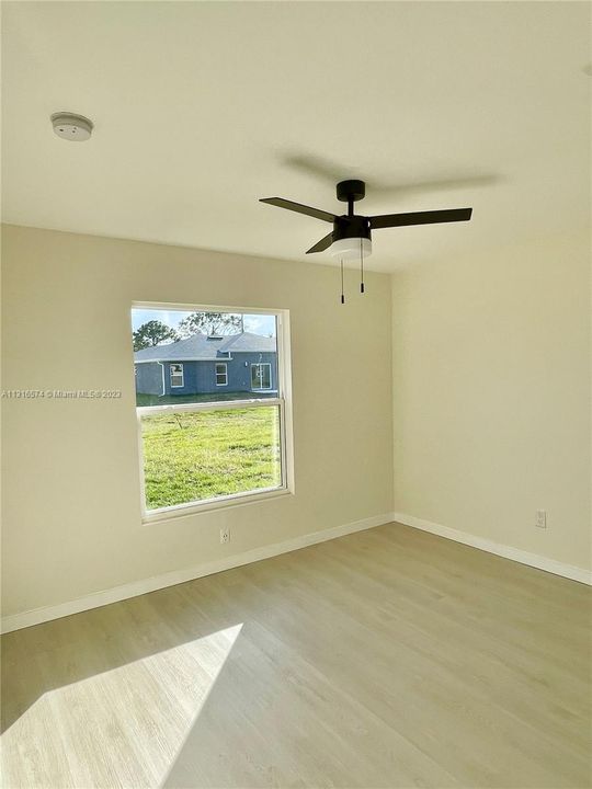 Recently Sold: $310,000 (3 beds, 2 baths, 1521 Square Feet)