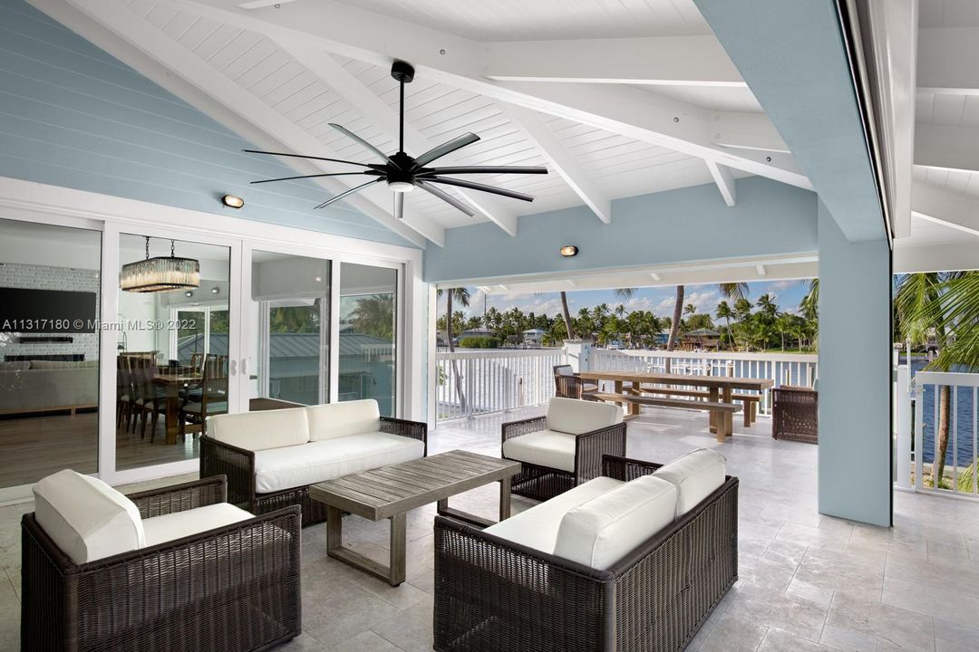 Vendido Recientemente: $6,499,000 (5 camas, 4 baños, 3353 Pies cuadrados)