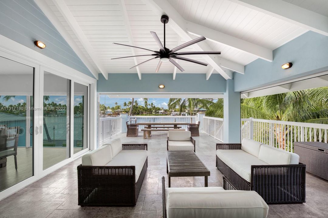Vendido Recientemente: $6,499,000 (5 camas, 4 baños, 3353 Pies cuadrados)