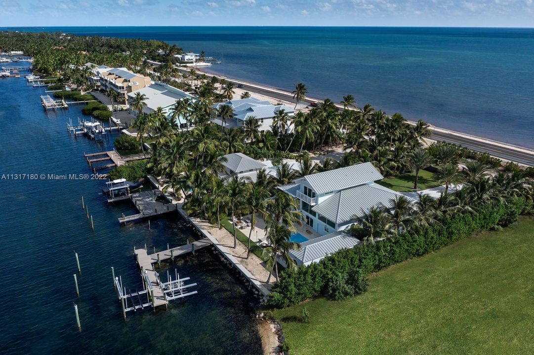 Vendido Recientemente: $6,499,000 (5 camas, 4 baños, 3353 Pies cuadrados)