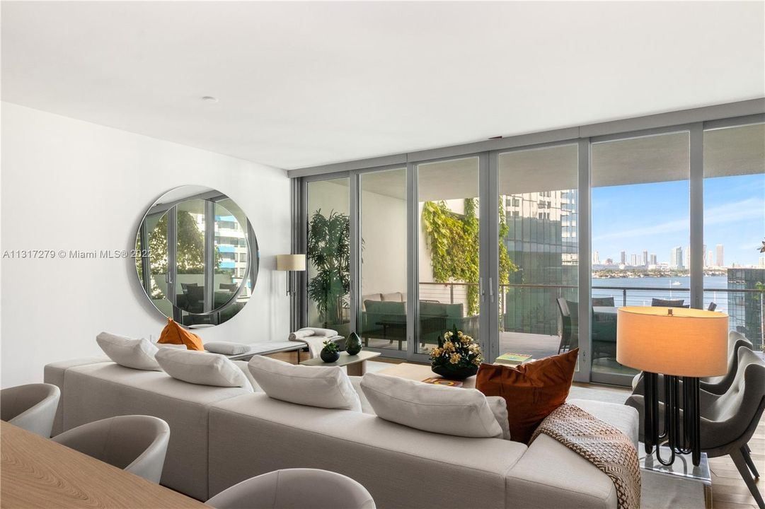 Recently Sold: $4,199,000 (3 beds, 3 baths, 2269 Square Feet)