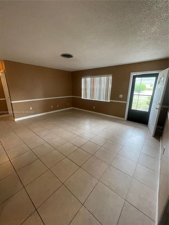 Recently Rented: $2,800 (4 beds, 2 baths, 1668 Square Feet)