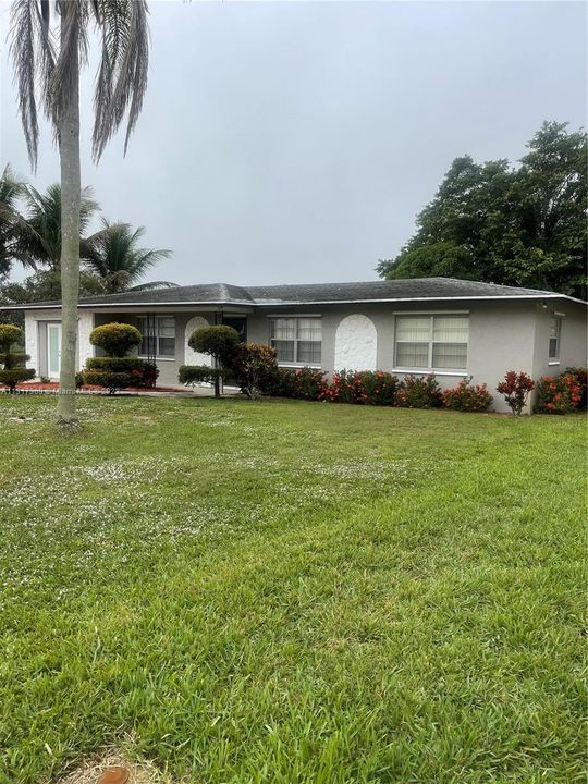 Recently Rented: $2,800 (4 beds, 2 baths, 1668 Square Feet)