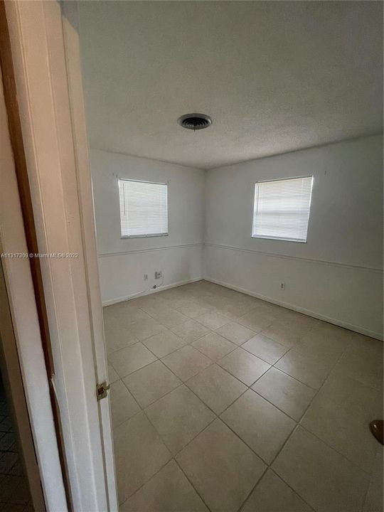 Recently Rented: $2,800 (4 beds, 2 baths, 1668 Square Feet)