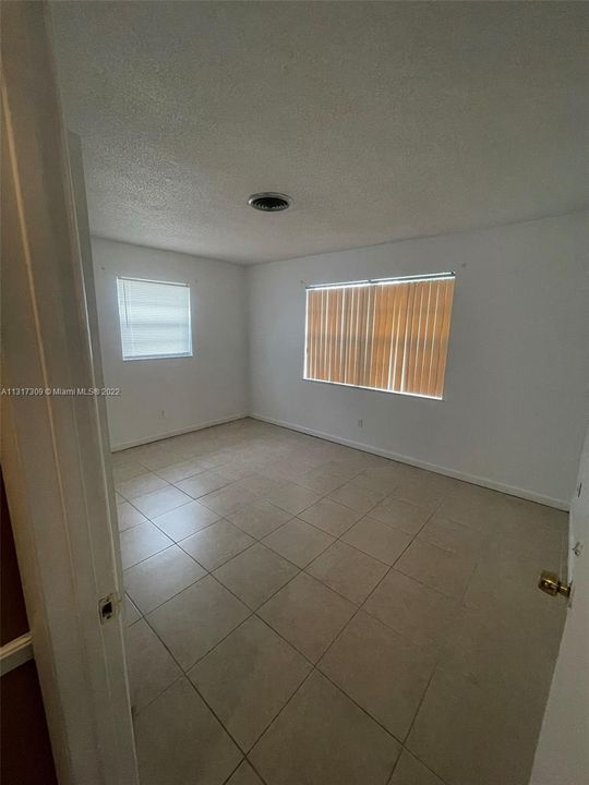 Recently Rented: $2,800 (4 beds, 2 baths, 1668 Square Feet)