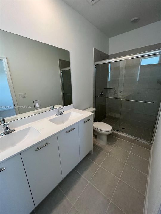 Недавно арендовано: $3,200 (3 спален, 3 ванн, 1334 Квадратных фут)