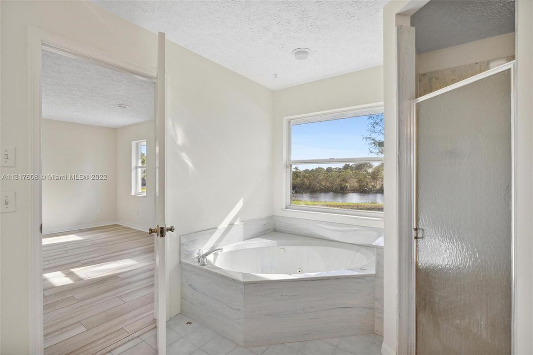 最近售出: $777,000 (3 贝兹, 2 浴室, 2475 平方英尺)