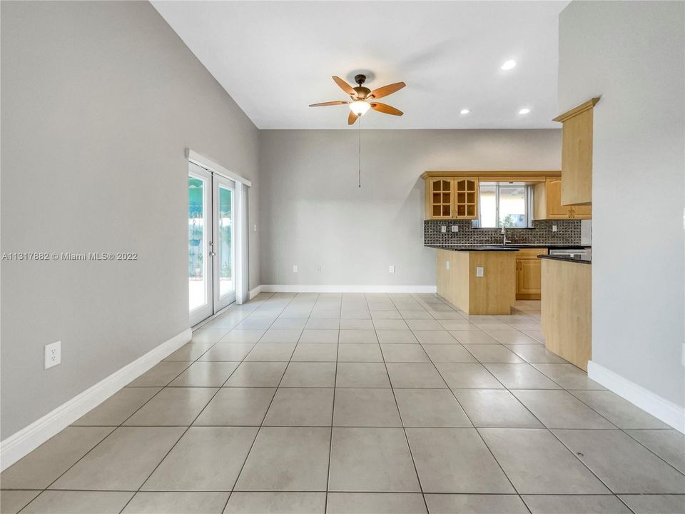 Recently Sold: $615,000 (4 beds, 2 baths, 1872 Square Feet)