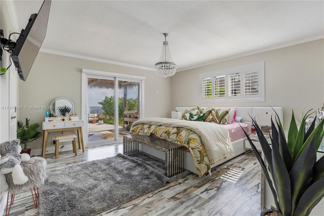 Recently Sold: $1,925,000 (3 beds, 2 baths, 2134 Square Feet)