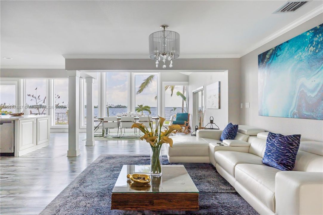 Recently Sold: $1,925,000 (3 beds, 2 baths, 2134 Square Feet)