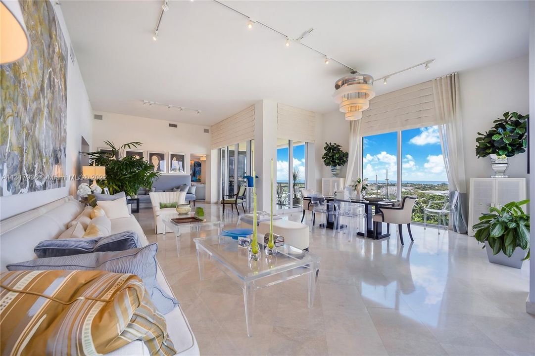 Recently Sold: $3,150,000 (2 beds, 3 baths, 2950 Square Feet)