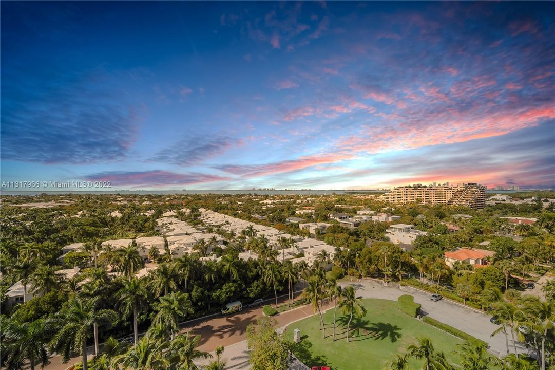 Recently Sold: $3,150,000 (2 beds, 3 baths, 2950 Square Feet)