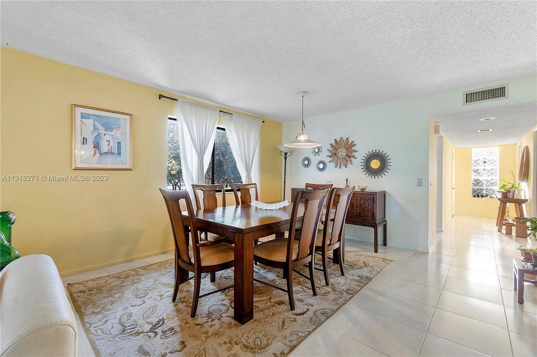 Recently Sold: $319,000 (2 beds, 2 baths, 1256 Square Feet)