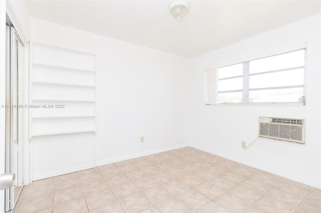 最近租的: $1,450 (1 贝兹, 1 浴室, 5580 平方英尺)