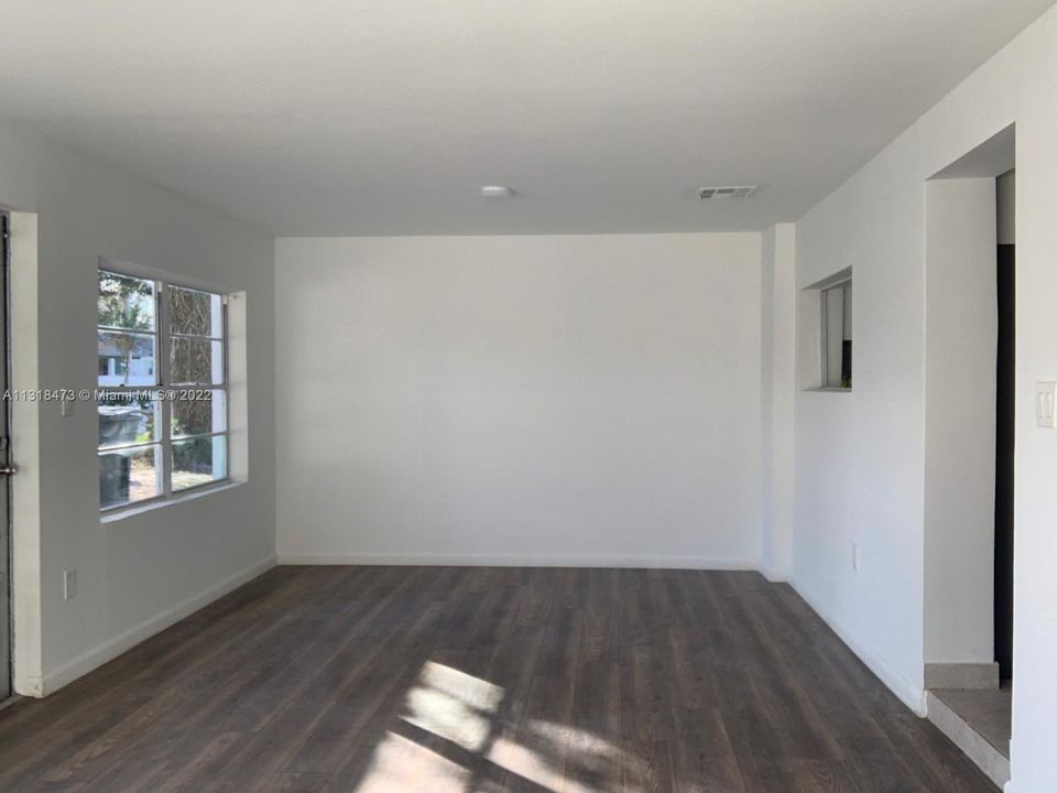 Recently Sold: $369,000 (3 beds, 2 baths, 2058 Square Feet)