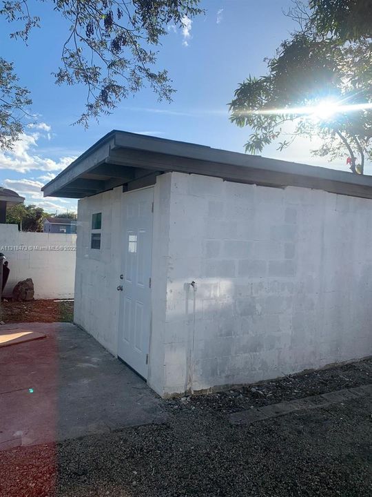 Recently Sold: $369,000 (3 beds, 2 baths, 2058 Square Feet)