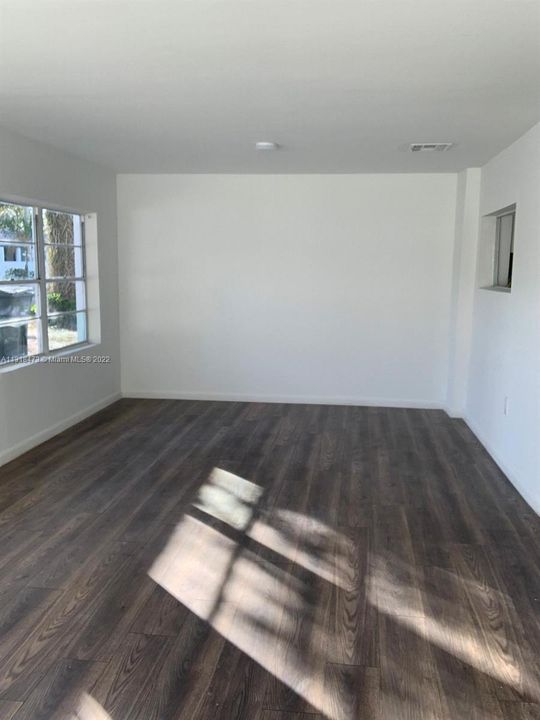 Recently Sold: $369,000 (3 beds, 2 baths, 2058 Square Feet)