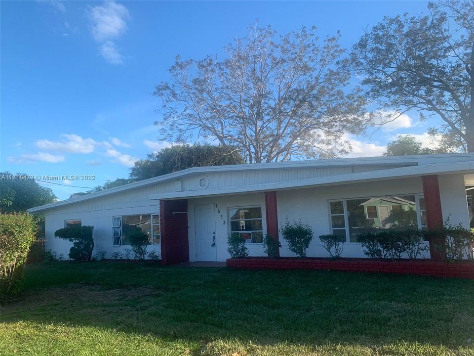 Recently Sold: $369,000 (3 beds, 2 baths, 2058 Square Feet)