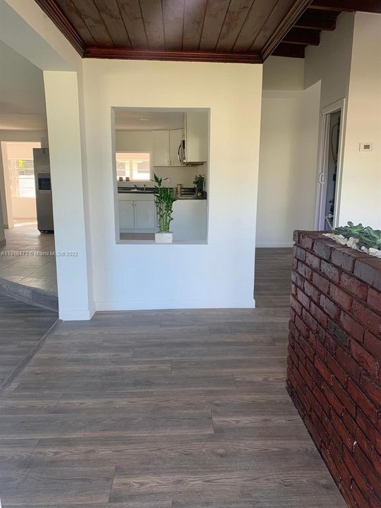 Recently Sold: $369,000 (3 beds, 2 baths, 2058 Square Feet)