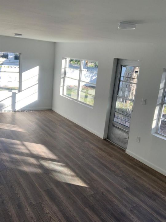 Recently Sold: $369,000 (3 beds, 2 baths, 2058 Square Feet)