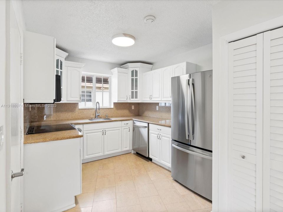 Recently Sold: $839,000 (3 beds, 2 baths, 1534 Square Feet)