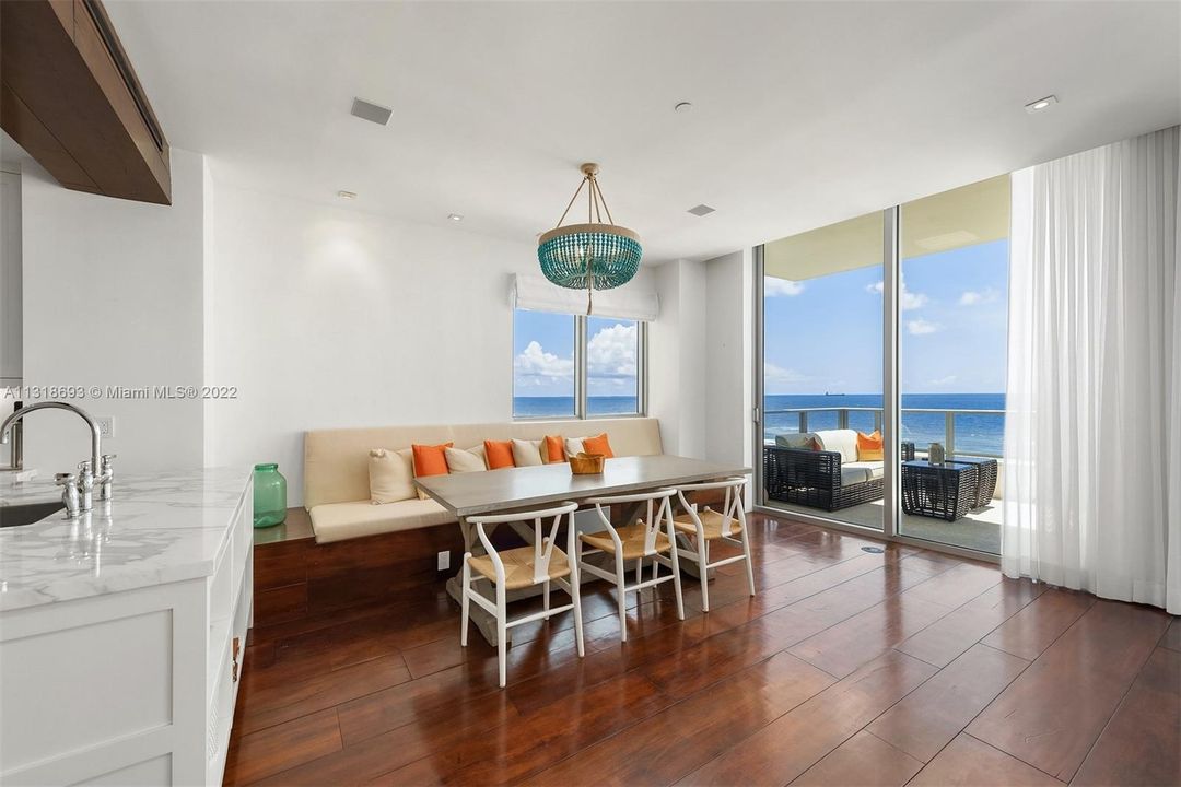 Recently Sold: $10,000,000 (4 beds, 4 baths, 2303 Square Feet)