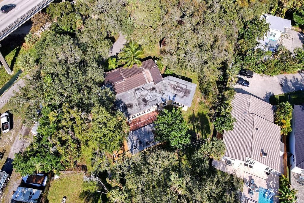 Recently Sold: $1,800,000 (4 beds, 3 baths, 3714 Square Feet)