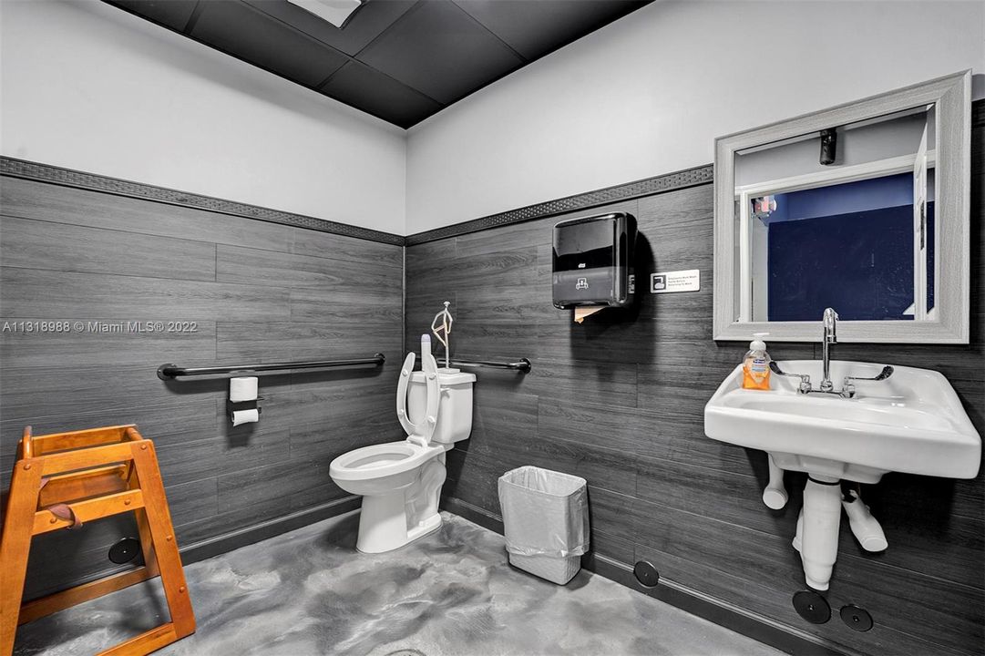 最近售出: $125,000 (0 贝兹, 0 浴室, 0 平方英尺)