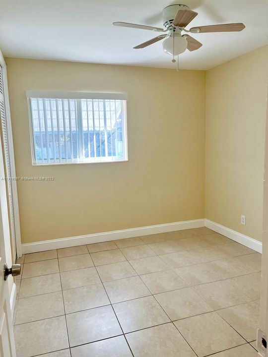 Recently Rented: $2,900 (3 beds, 1 baths, 1294 Square Feet)