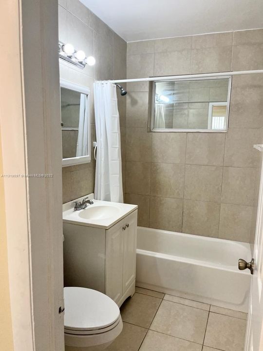 Recently Rented: $2,900 (3 beds, 1 baths, 1294 Square Feet)