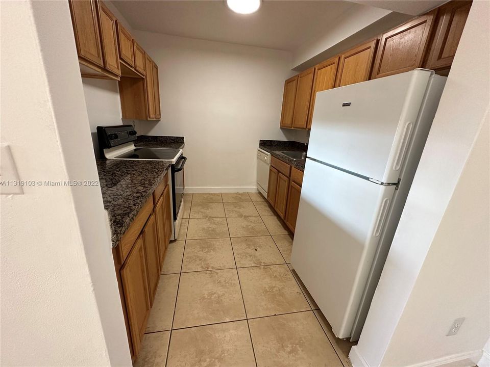 Recently Sold: $176,900 (1 beds, 1 baths, 974 Square Feet)