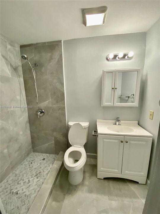 最近租的: $1,300 (1 贝兹, 1 浴室, 400 平方英尺)