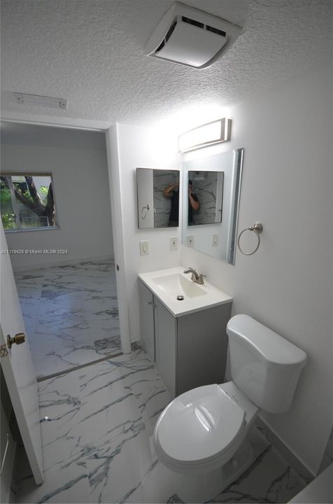 На продажу: $249,000 (2 спален, 2 ванн, 822 Квадратных фут)