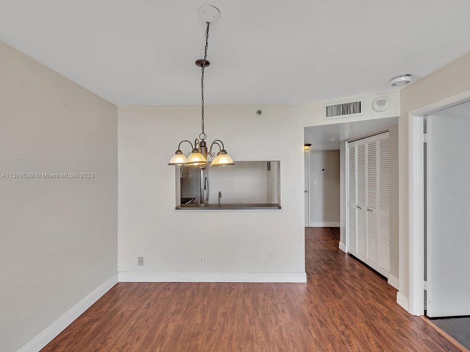 Recently Rented: $2,800 (1 beds, 1 baths, 848 Square Feet)