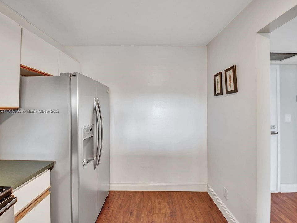 Recently Rented: $2,800 (1 beds, 1 baths, 848 Square Feet)