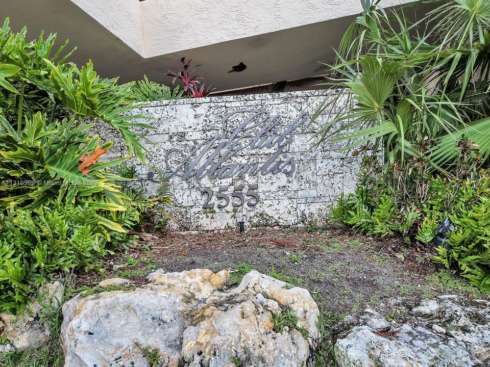 Recently Rented: $2,800 (1 beds, 1 baths, 848 Square Feet)