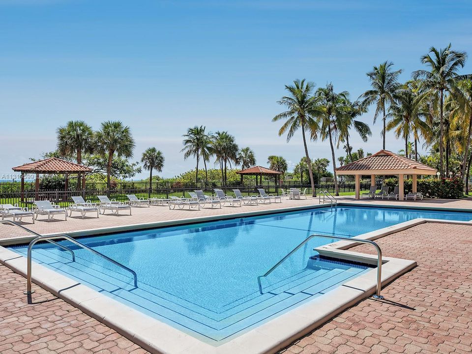 Recently Rented: $2,800 (1 beds, 1 baths, 848 Square Feet)