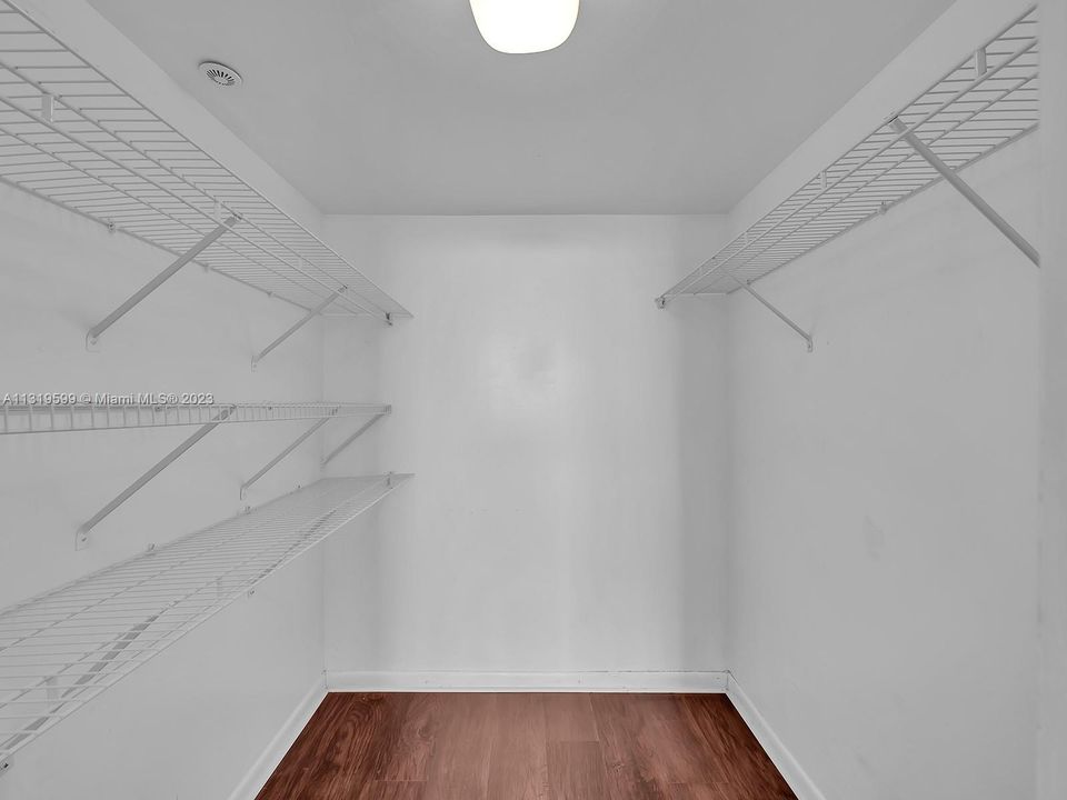 Recently Rented: $2,800 (1 beds, 1 baths, 848 Square Feet)